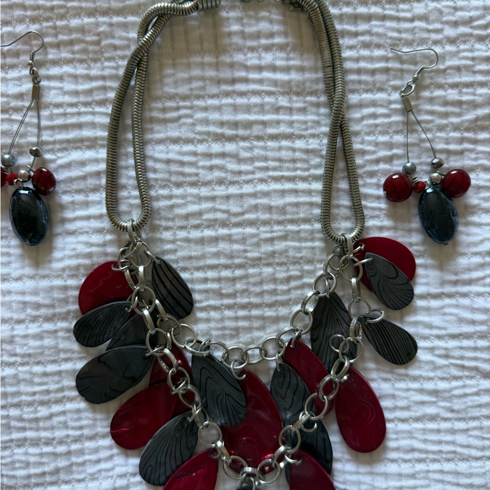 Elegant Red and Black Necklace and Earring Set